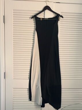 Sleeveless Black and White Asymmetrical Panel Dress